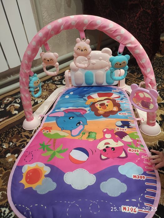 Продам розвиваючий коврик для дівчинки