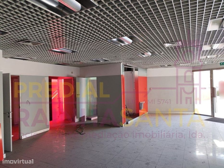 2 Lojas independentes - Amiais de Baixo ( Santarém)