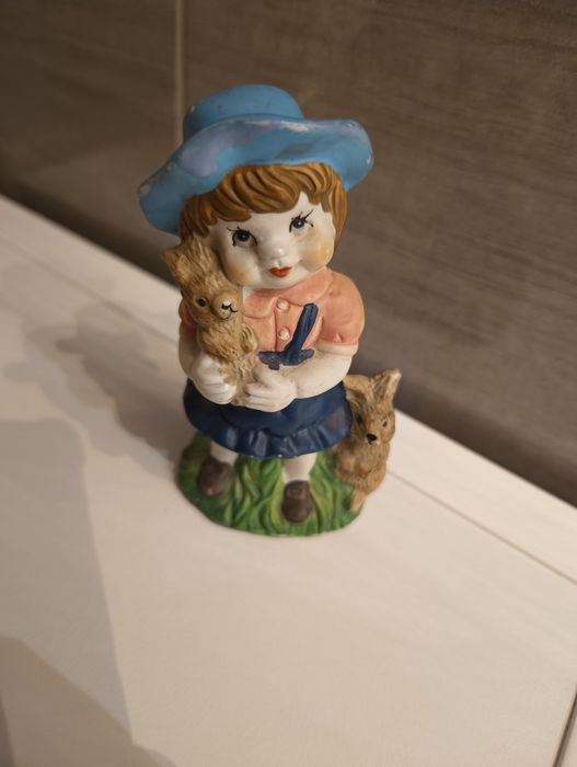 Dziewczynka porcelanowa