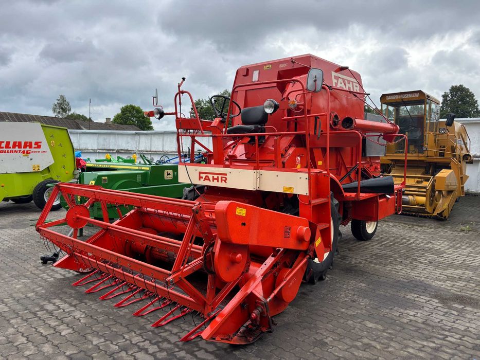 комбайн Deutz Fahr M600 з Німеччини.