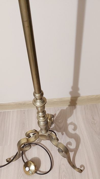 Lampa z mosiądzu wys. 170 cm  szklane klosze