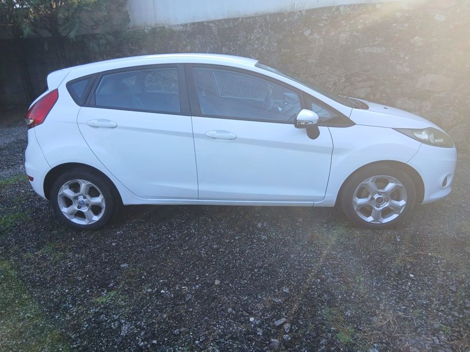 Vendo Ford Fiesta