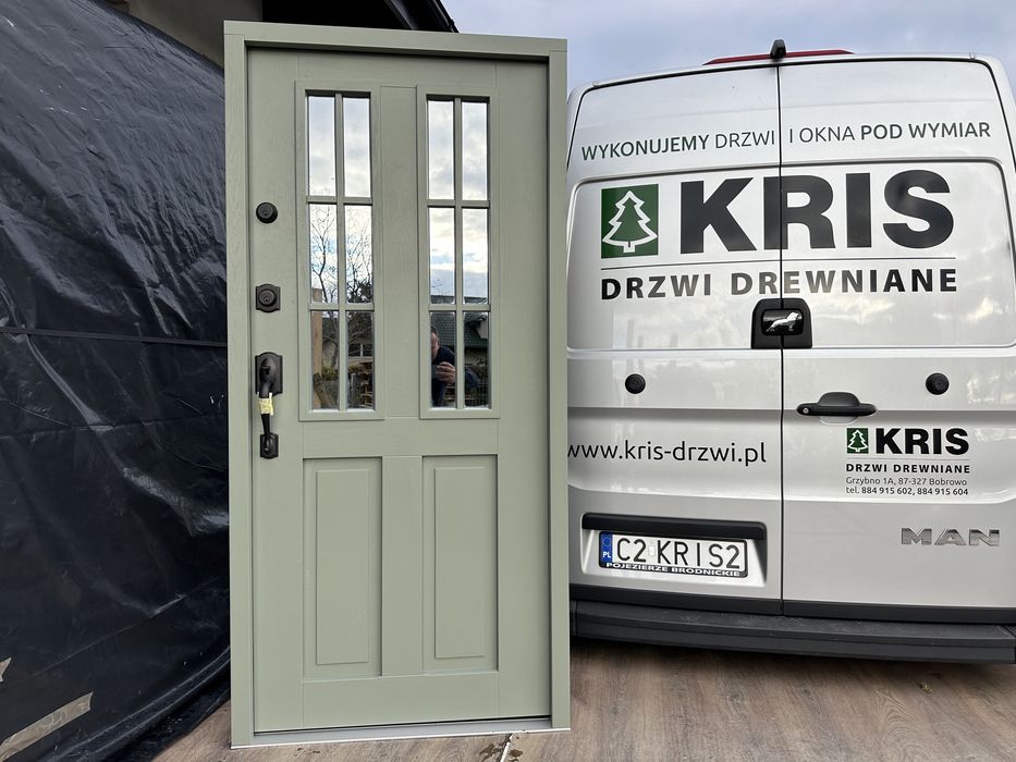 Drzwi zewnętrzne drewniane czyste PowietrzeAngielskie z Klamką SCHLAGE