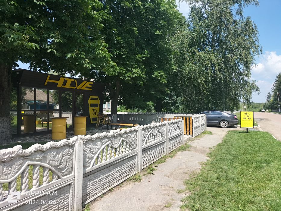 Продається повністю функціональна кавярня-магазин.