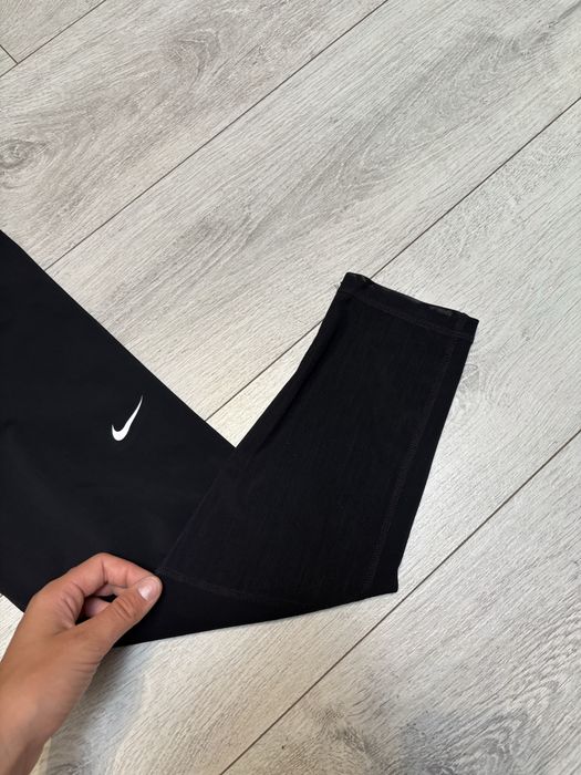 Czarne Legginsy damskie Nike pro L