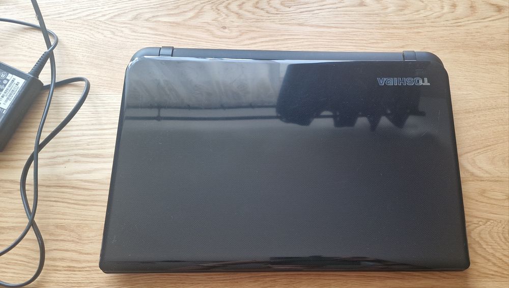 Laptop Toshiba Satellite L50-B-1U5