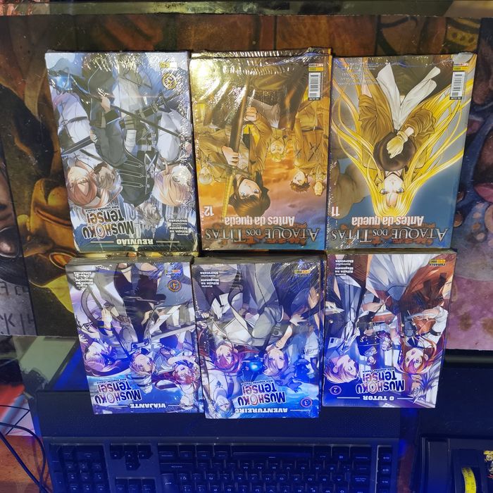 Mangás novos e selados