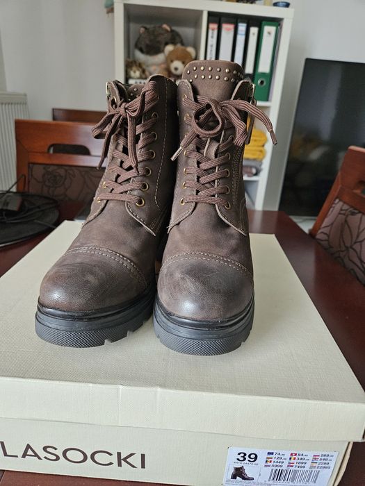 Buty skórzane Lasocki 39