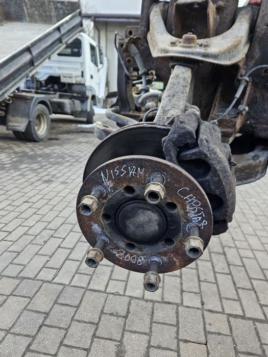 Zawieszenie przednie Nissan Cabstar 2008r