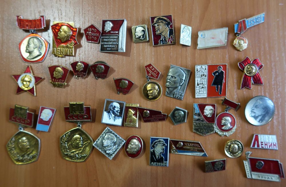 Коллекция значков 4