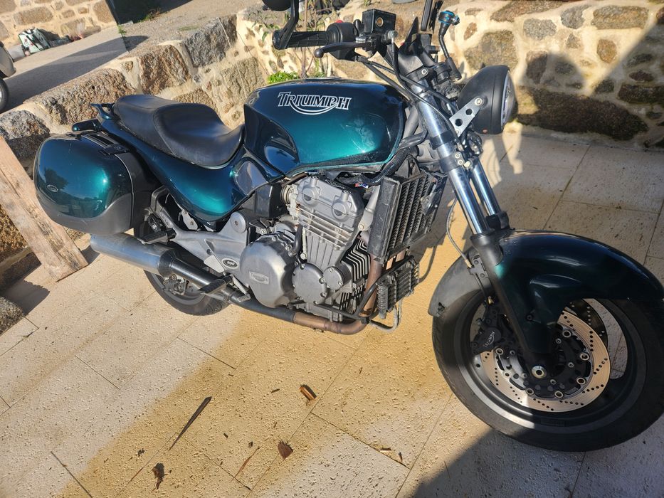 Triumph trophy 900