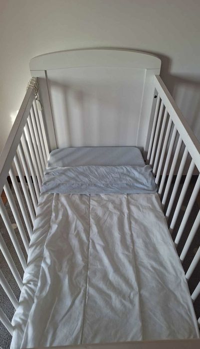 Cama/Berço de bebé com colchão