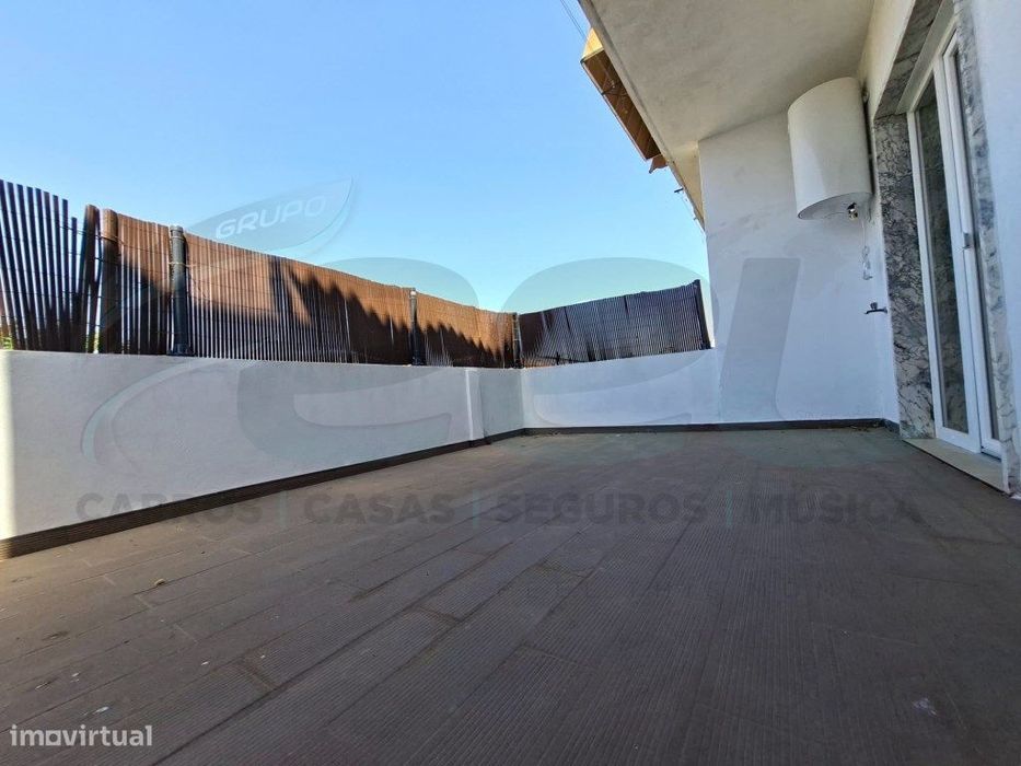 Apartamento T2 com terraço