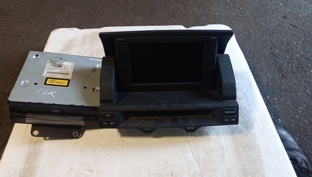 Mazda 6 wyświetlacz LCD i napęd DVD