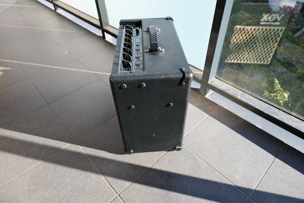 Wzmacniacz gitarowy VOX AD15VT