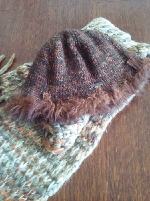 sprzedam czapkę i szalik