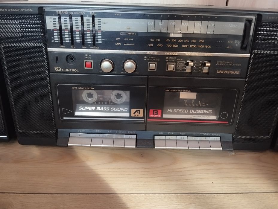 Radiomagnetofon Universum