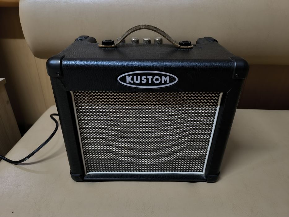 Продам комбик. Kustom Tube 12A