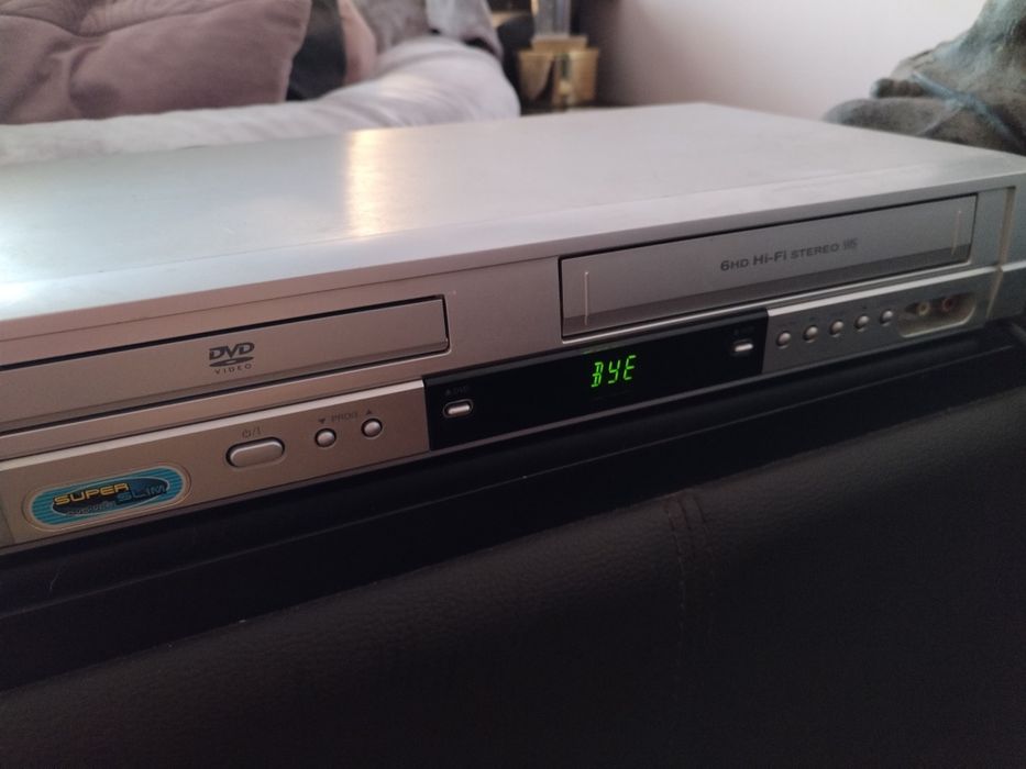 Leitor CD/DVD/Gravador Video VHS