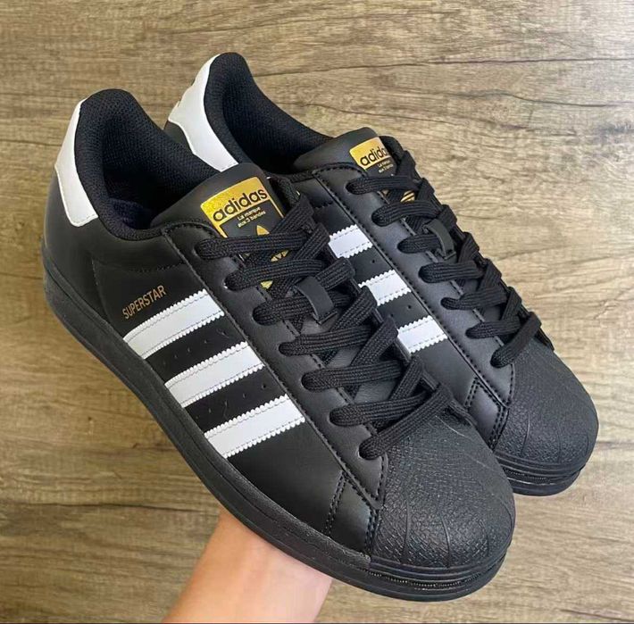Superstar foundation Black 43