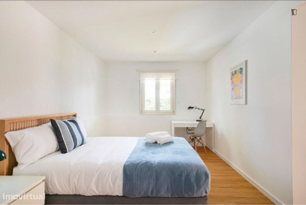 Quarto - localizado em Benfica Lisbon