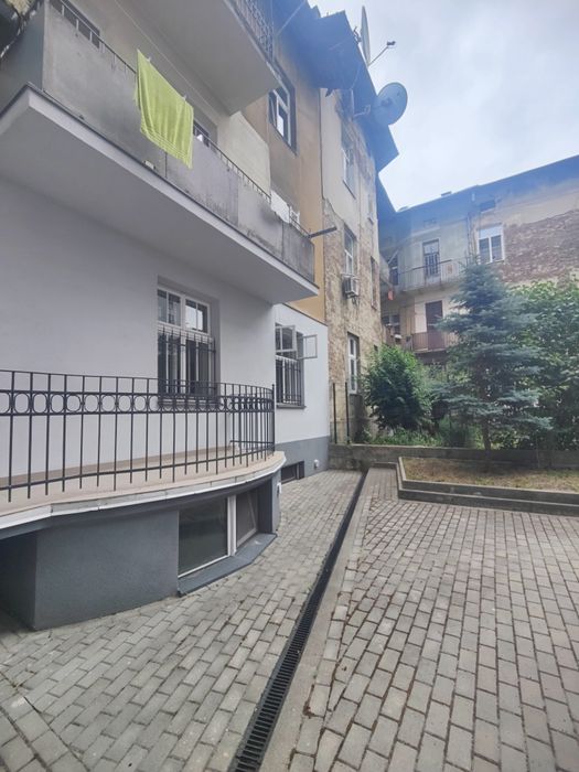 Оренда Офіс Антоновича ( Коновальця) 100 м.кв, 4 Зали,ц 500 у.о