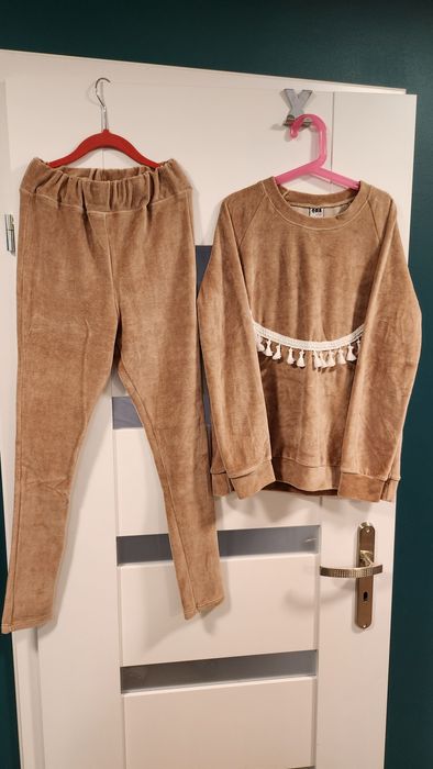 Świetny komplet bluza legginsy mięciutki milutki welurek Qba Kids