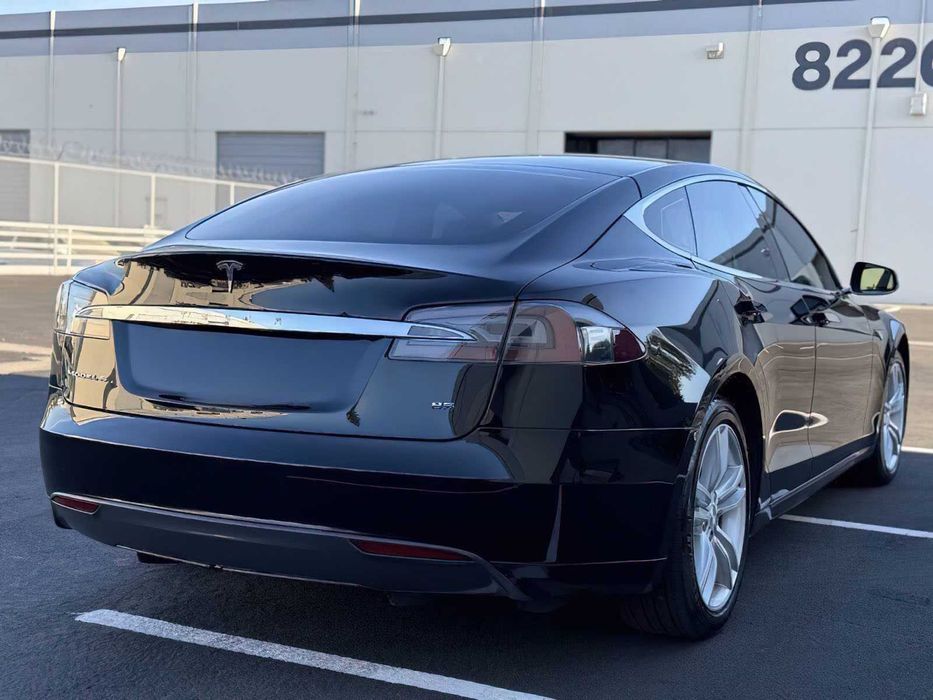 Tesla Model S      2013
