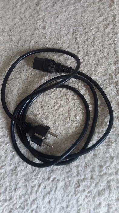 Кабель для компьютера.