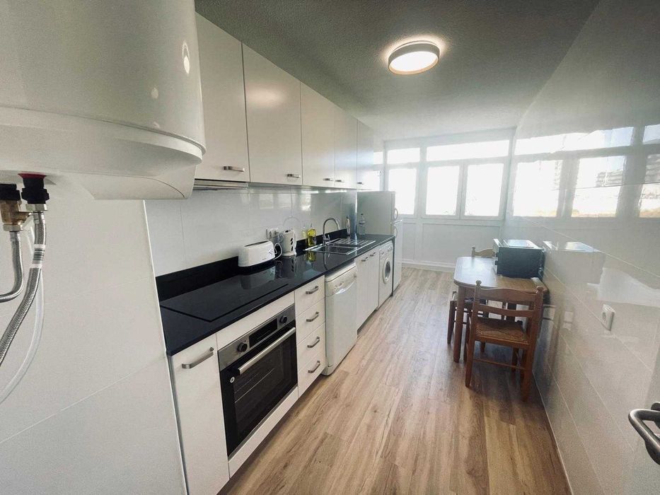 Quarto para arrendar a estudantes/professoras