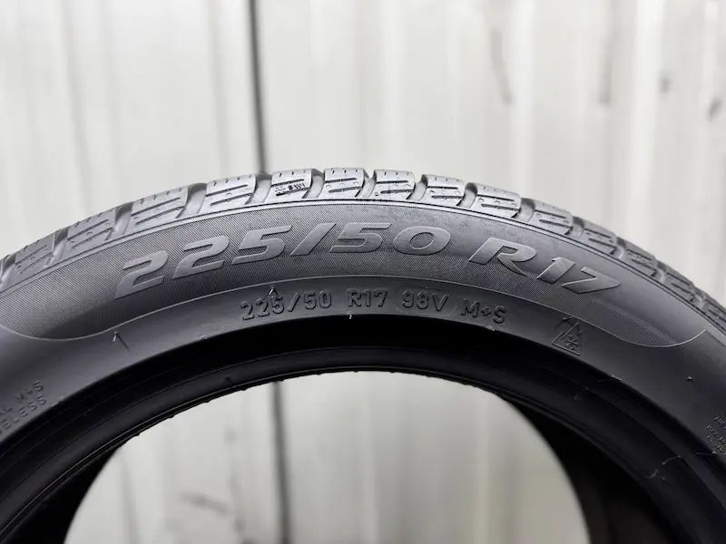 Шини бу 225 50 R17 Pirelli  Sottozero 3