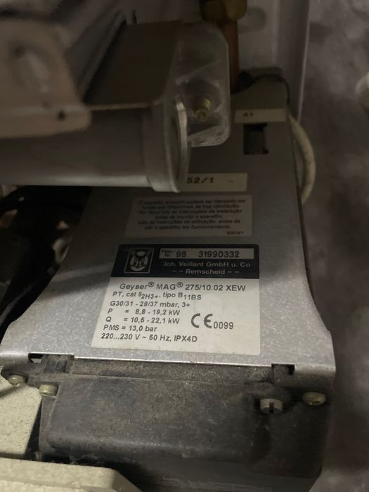 Esquentador Vaillant a gás de botija com isqueiro elétrico