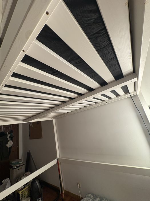 Cama de Casal Alta IKEA