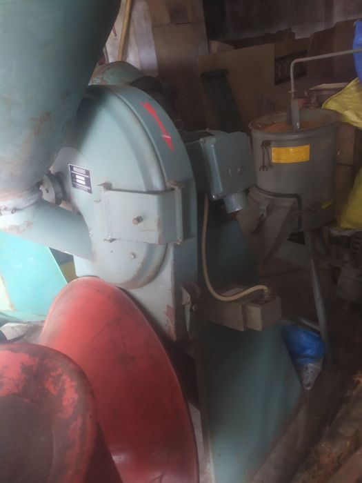 Śrutownik BĄK , bijakowy NEUERO, Gniotownik walcowy JAWOR-SPRZĘT NOWY