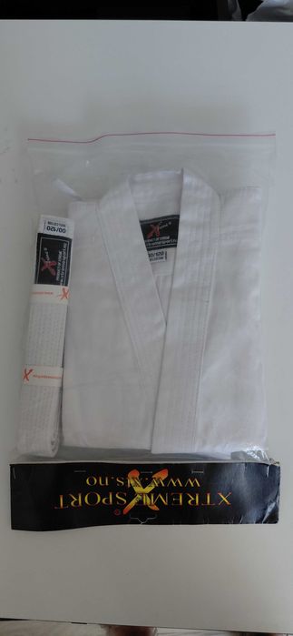 Kimono biale do karate
