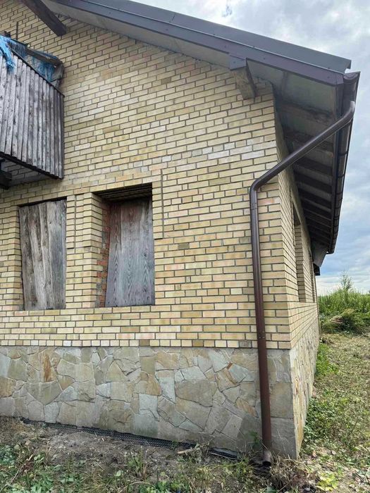 Незавершений будинок та земельна ділянка 6 сот., м. Дубляни