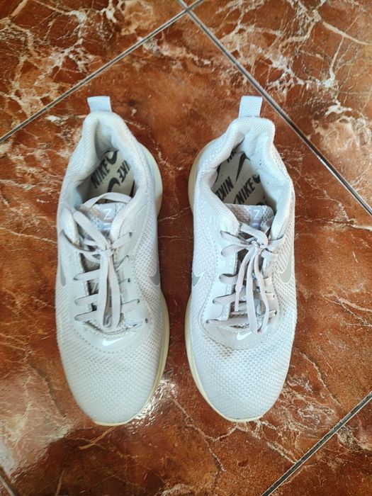 Кросівки Nike Juniper 39