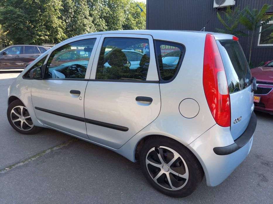 Mitsubishi Colt 2005 рік