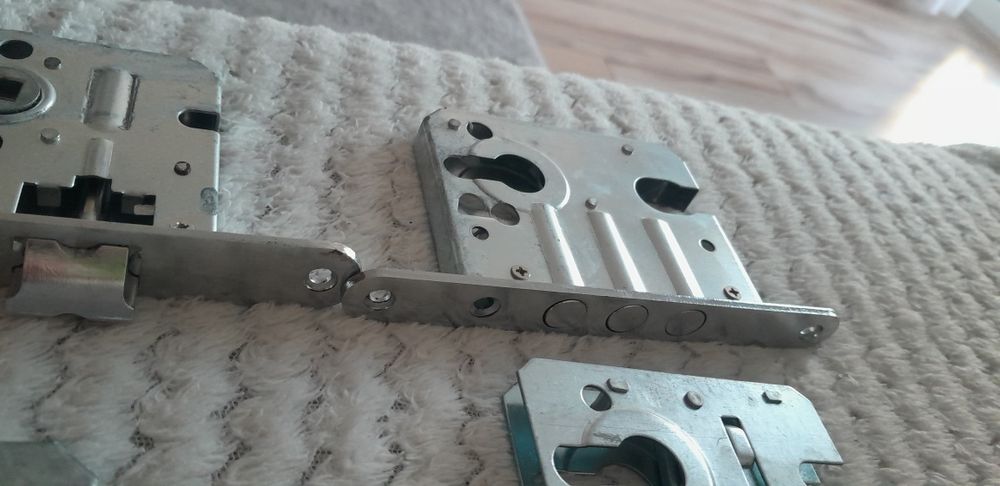 Zamki cena za 4 sztuki