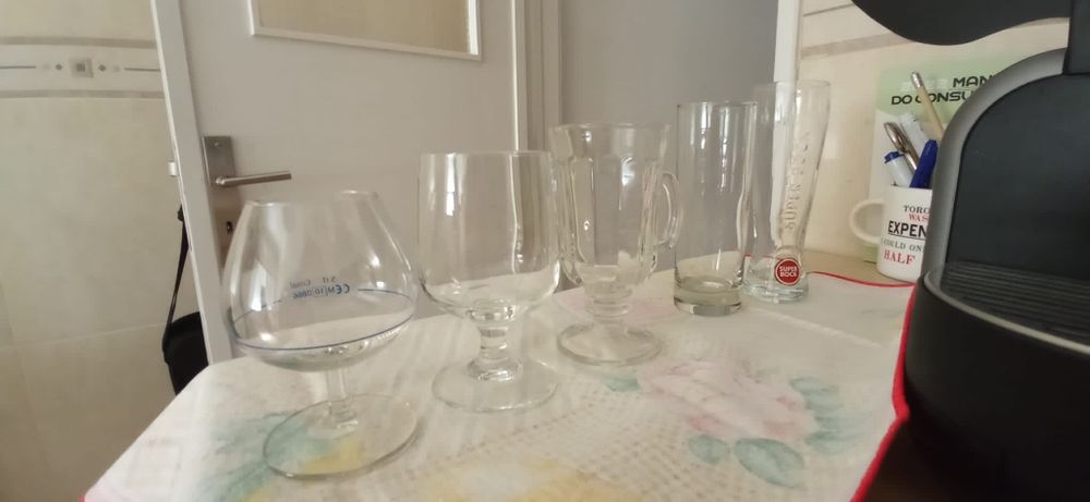 Varios tipos de copos para venda