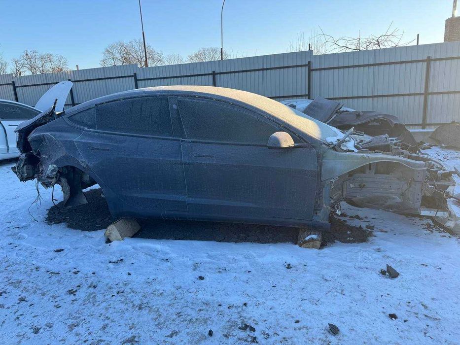 РОЗБІРКА Tesla Model 3 2018 крило бампер двері