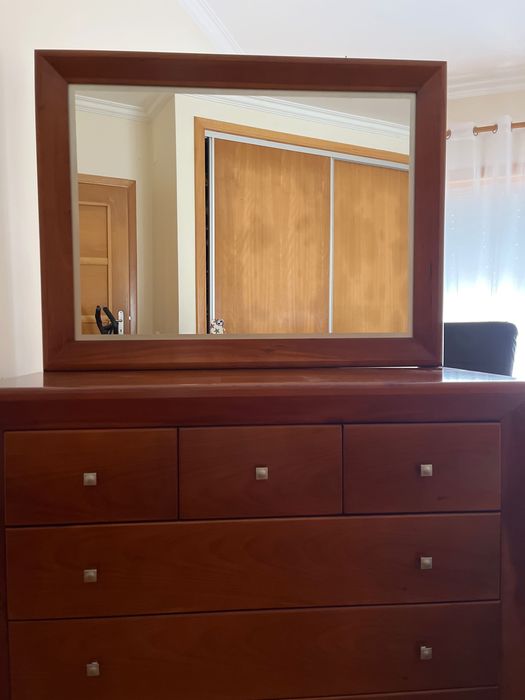 Móvel - Cómoda de quarto com espelho