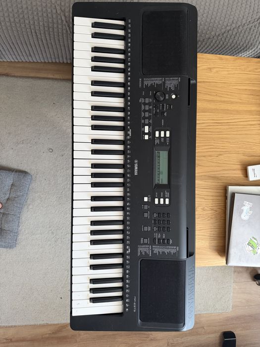 Синтезатор Yamaha PSR-E373