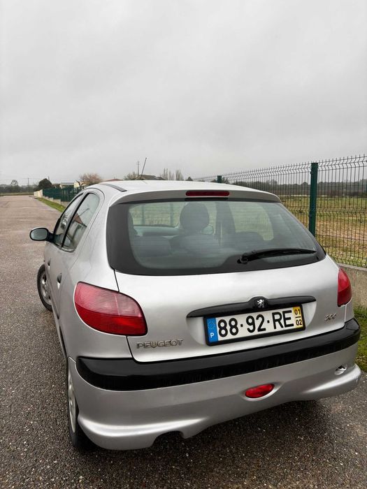Peugeot 206 1.1 Gasolina - Inspeção válida até 2027