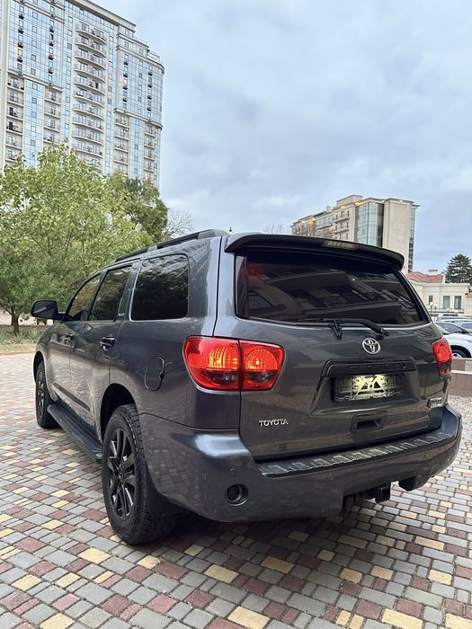 Toyota Sequoia Platinum 2008 газ/бензин