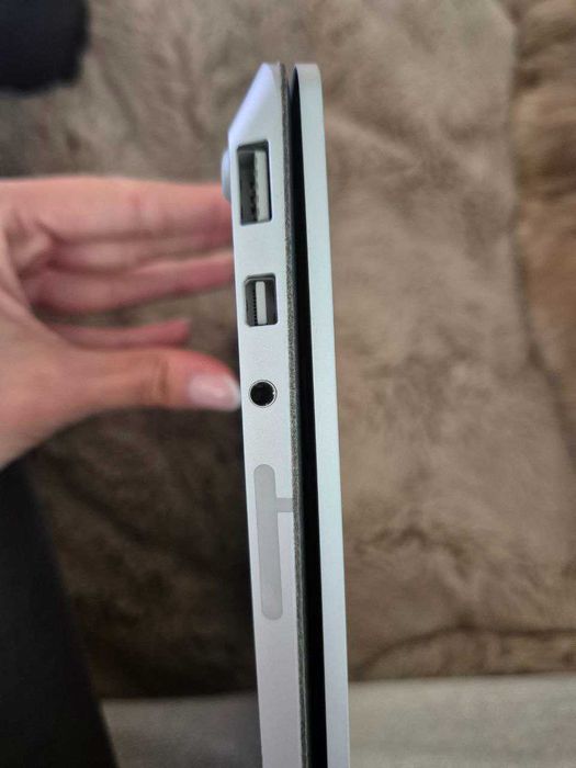 Laptop Microsoft SURFACE 1769 8 GB/128 GB srebrny