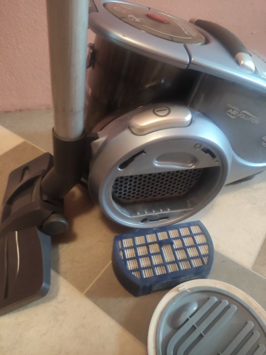 Odkurzacz bezworkowy Hoover xarion 700wat model Xp71 / xp20011