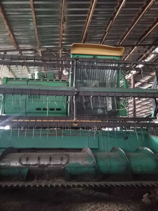 Комбайн ДОН 1500