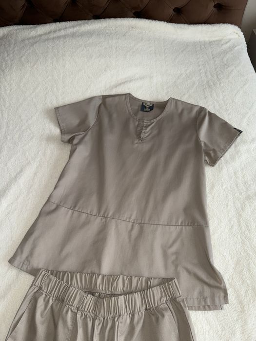 InWhite Медичний костюм (1889 Сафари)