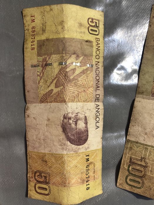 Notas Angola 50 e 100 kwanzas